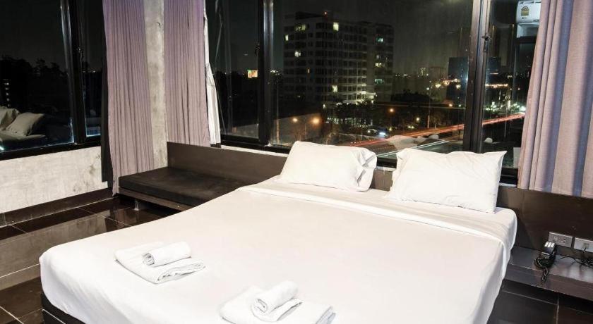 B2 Black Business And Budget Hotel Chiang Mai Exterior photo
