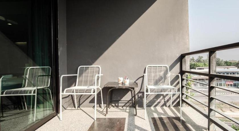 B2 Black Business And Budget Hotel Chiang Mai Exterior photo